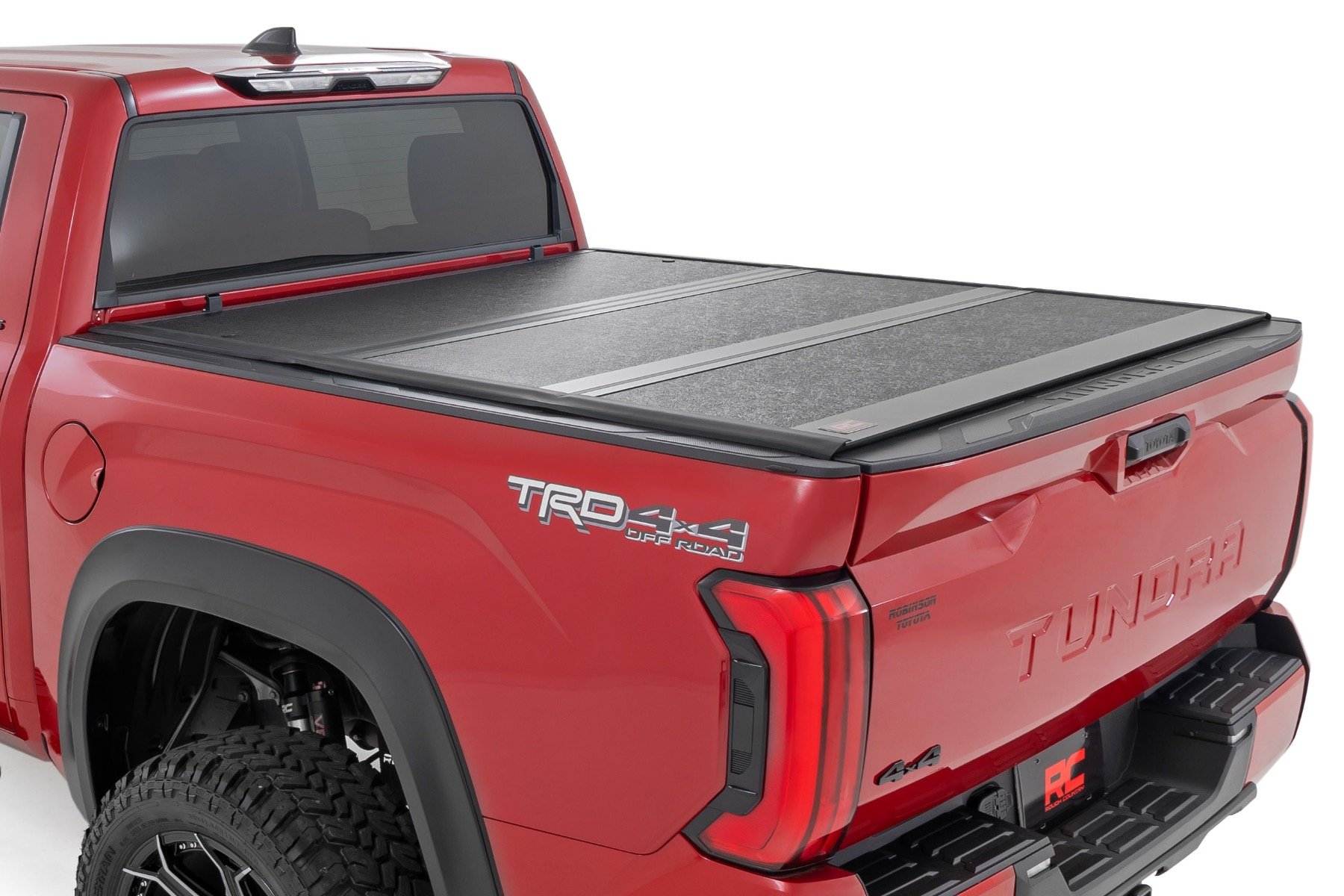 Hard Low Profile Bed Cover | 5’7″ Bed | Cargo Mgmt | Toyota Tundra (22-26)