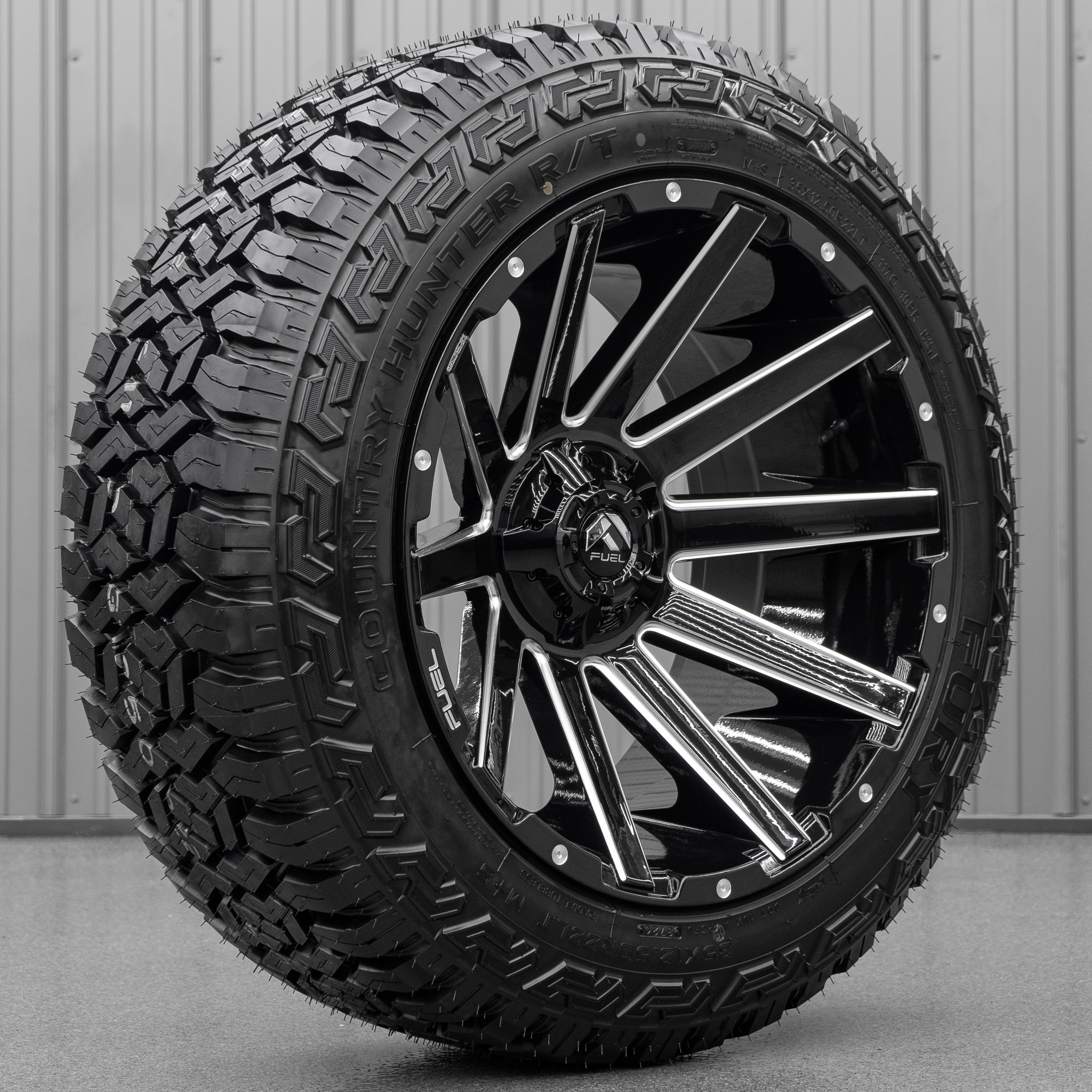 Fuel Contra D615 with Fury Country Hunter R/T