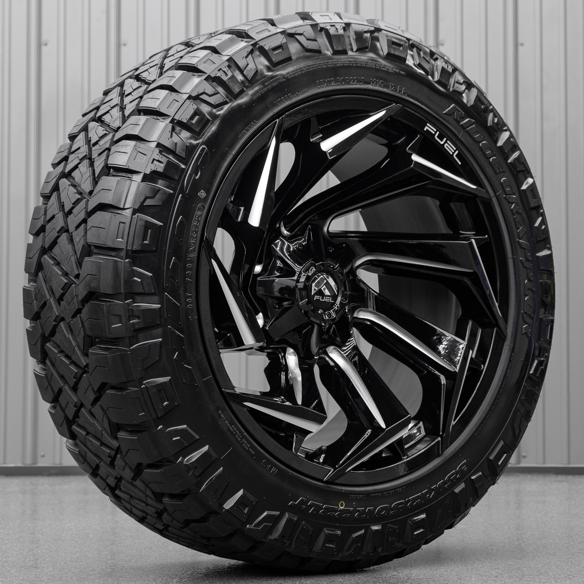 Fuel Reaction D753 with Nitto Ridge Grappler