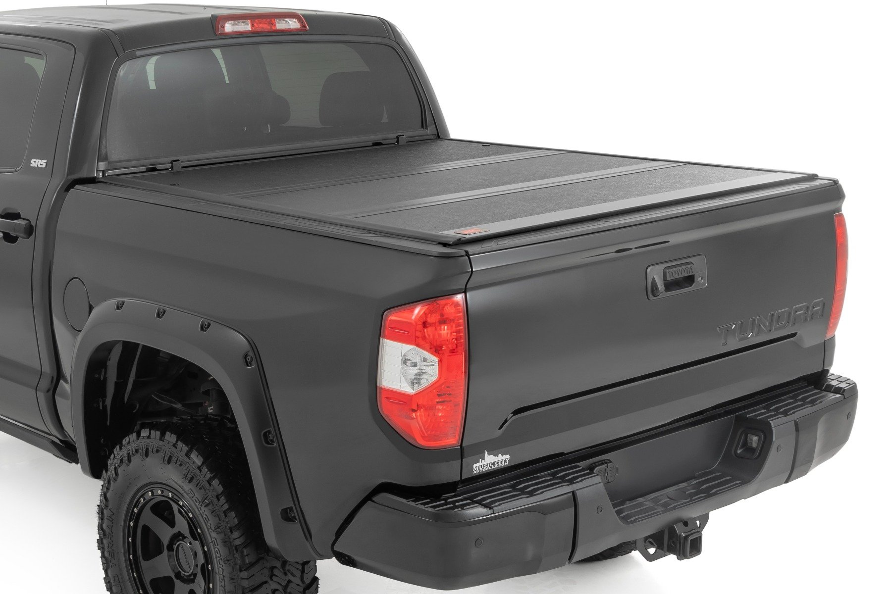 Hard Low Profile Bed Cover | 5’7″ Bed | Toyota Tundra 2WD/4WD (2007-2021)
