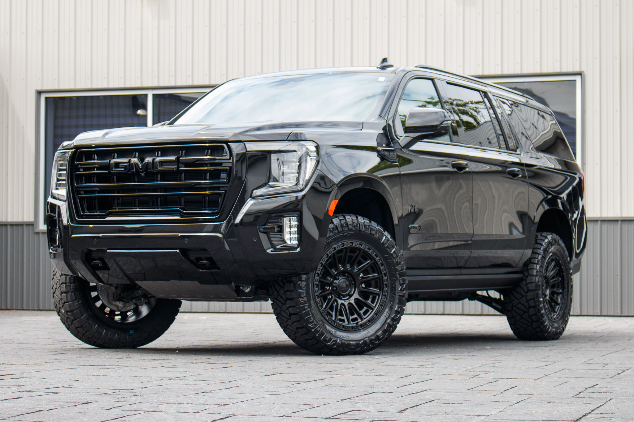 2023 GMC Yukon XL AT4 #PR135444