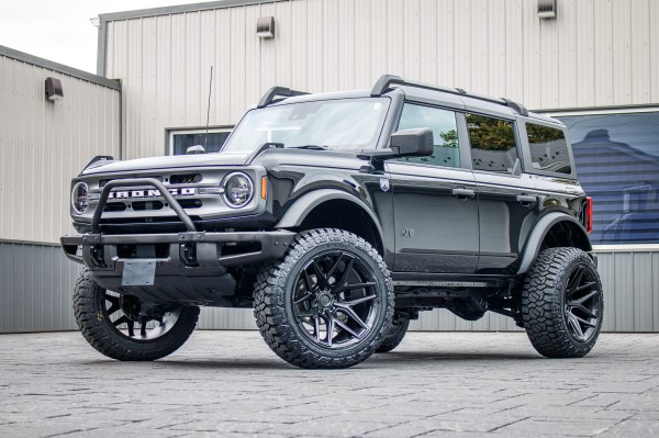 2023 Ford Bronco Big Bend with a 3.5" Rough Country lift kit, 22x12 Fuel Flux wheels, and 35" Fury Country Hunter R/T tires.