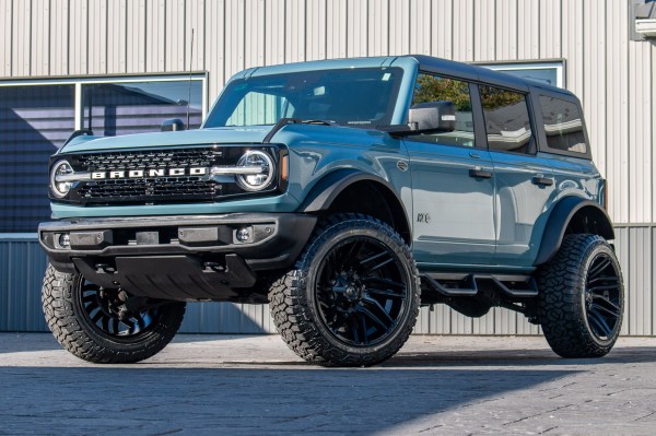 2022 Ford Bronco Wildtrak with a 2.5" Rough Country lift kit, 22x12 Fuel Typhoon wheels, and 35" Fury Country Hunter R/T tires.