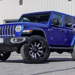 2019 Jeep Wrangler Unlimited Sahara with a 2.5" Rough Country lift kit, 22x12 Fuel Hardline wheels, and 35" Nitto Ridge Grappler tires.