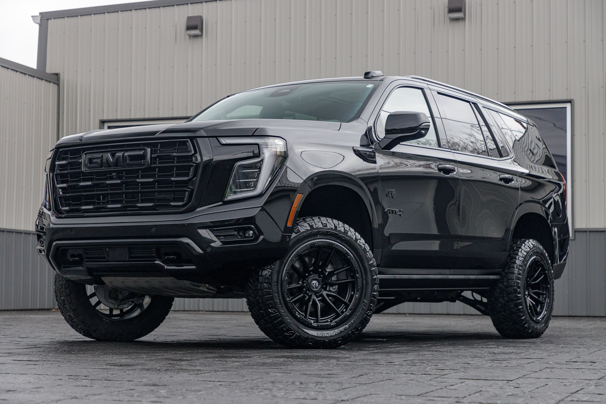 2025 GMC Yukon AT4 #SR102258