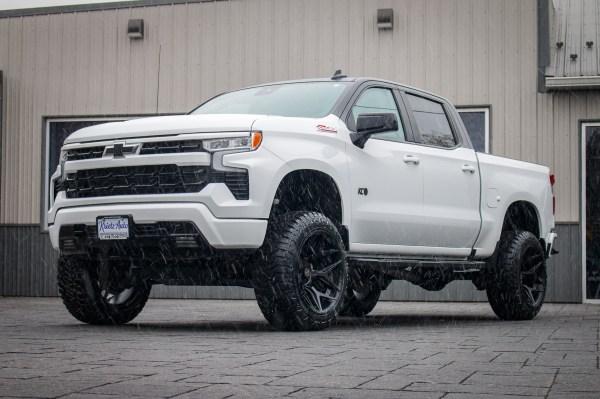 2024 Chevrolet Silverado 1500 RST with a 6" Rough Country Hunter lift kit, 22x12 4Play 4P06 wheels, and 35" Fury Country Hunter R/T tires.