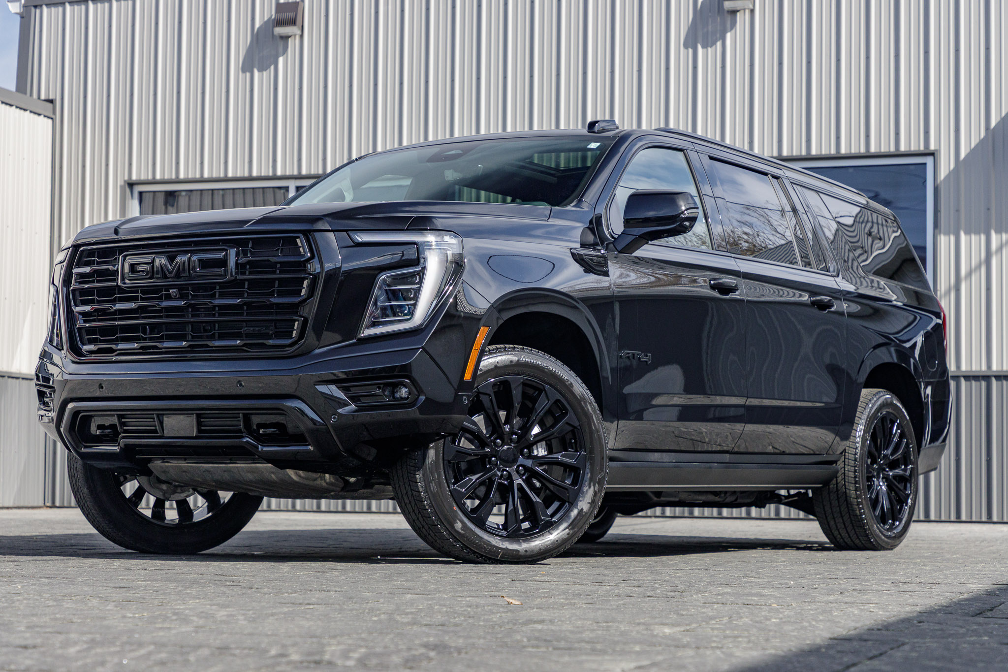 2025 GMC Yukon XL AT4 #SR150977