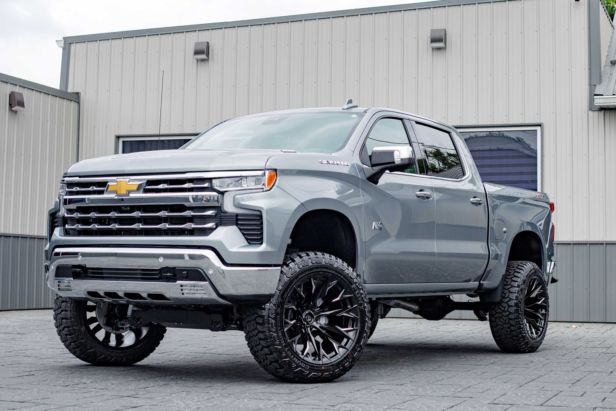 2025 Chevrolet Silverado 1500 LTZ #SG169615