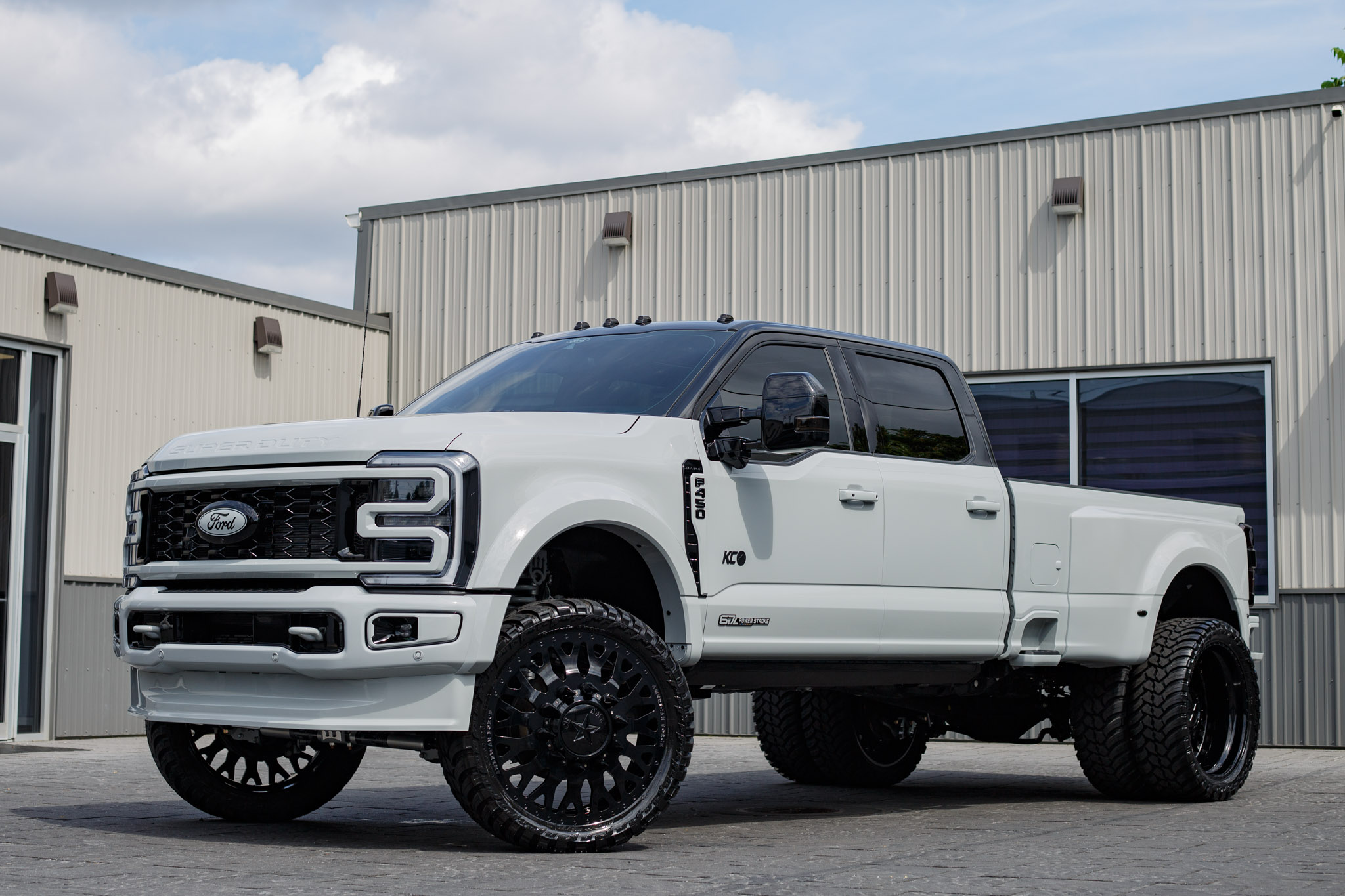 2025 Ford F-450 Super Duty Platinum #SED31448