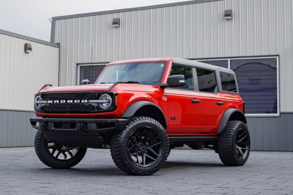 2023 Ford Bronco Wildtrak with a 2.25 Zone lift kit, 22x12 Fuel Flux wheels, and 35" Avix Trailtek R/T tires.
