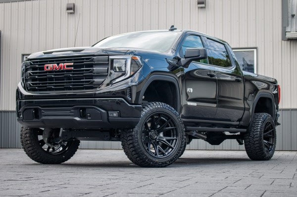 2025 GMC Sierra 1500 Elevation with a 6" Rough Country lift kit, 22x12 Fuel Catalyst wheels, and 35" Avix Trailtek R/T tires.