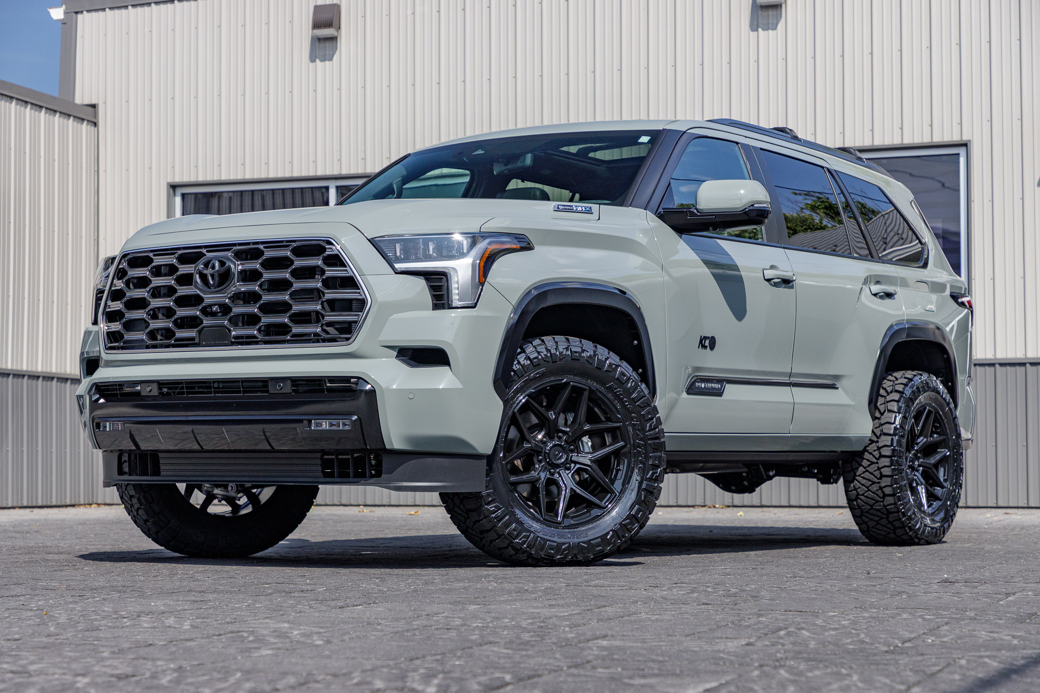 2025 Toyota Sequoia SR5 #SX070762