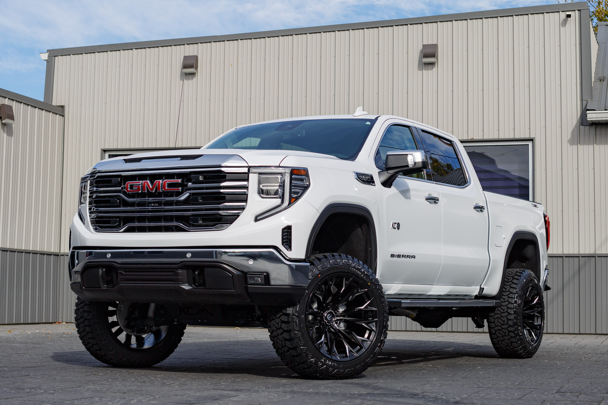 2025 GMC Sierra 1500 SLT #SG172180