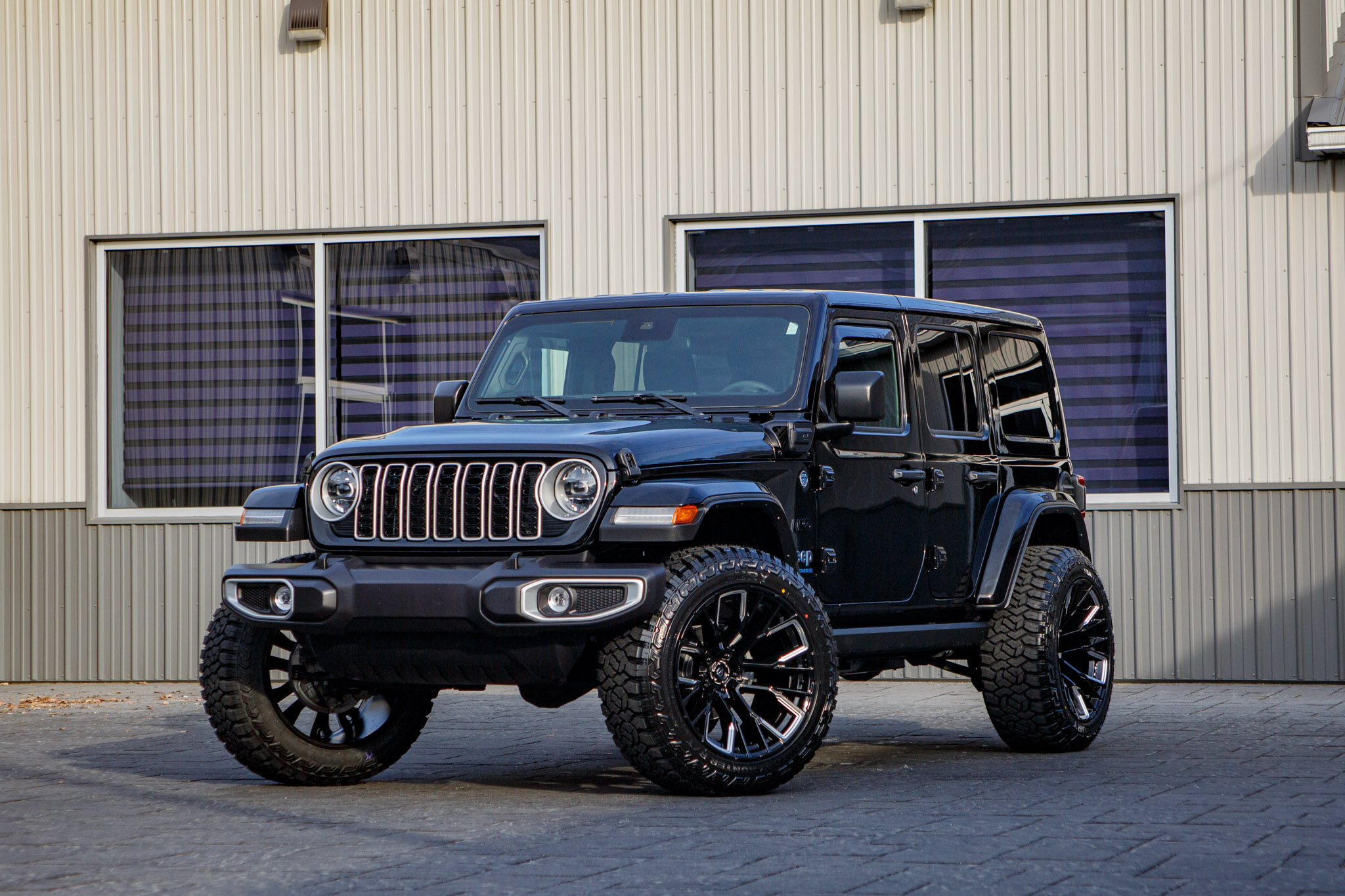 2025 Jeep Wrangler Sahara 4XE #SW503141