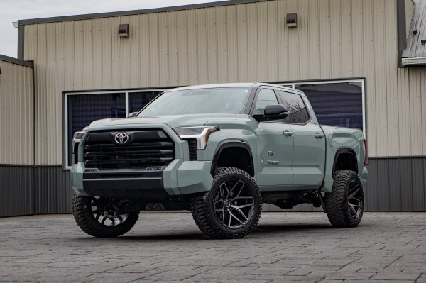 2024 Toyota Tundra SR with a 6" Rough Country lift kit, 22x12 Fuel Flux wheels, and 35" Avix Trailtek R/T tires.