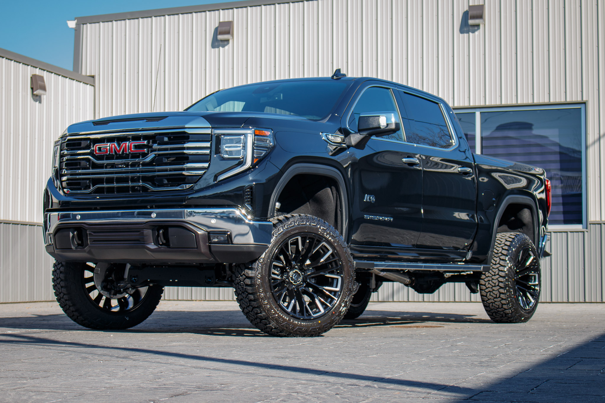 2025 GMC Sierra 1500 SLT #SG352207