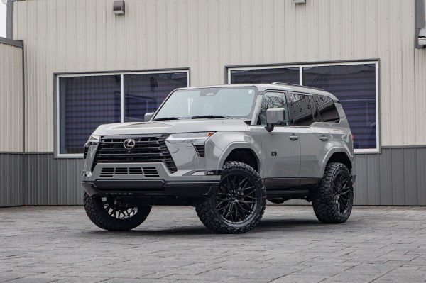 2026 Lexus GX550 Luxury+ with a 2.5" ReadyLift lift kit, 22x9.5 Vossen HFX6 wheels, and 285/55 Toyo Open Country R/T Trail.