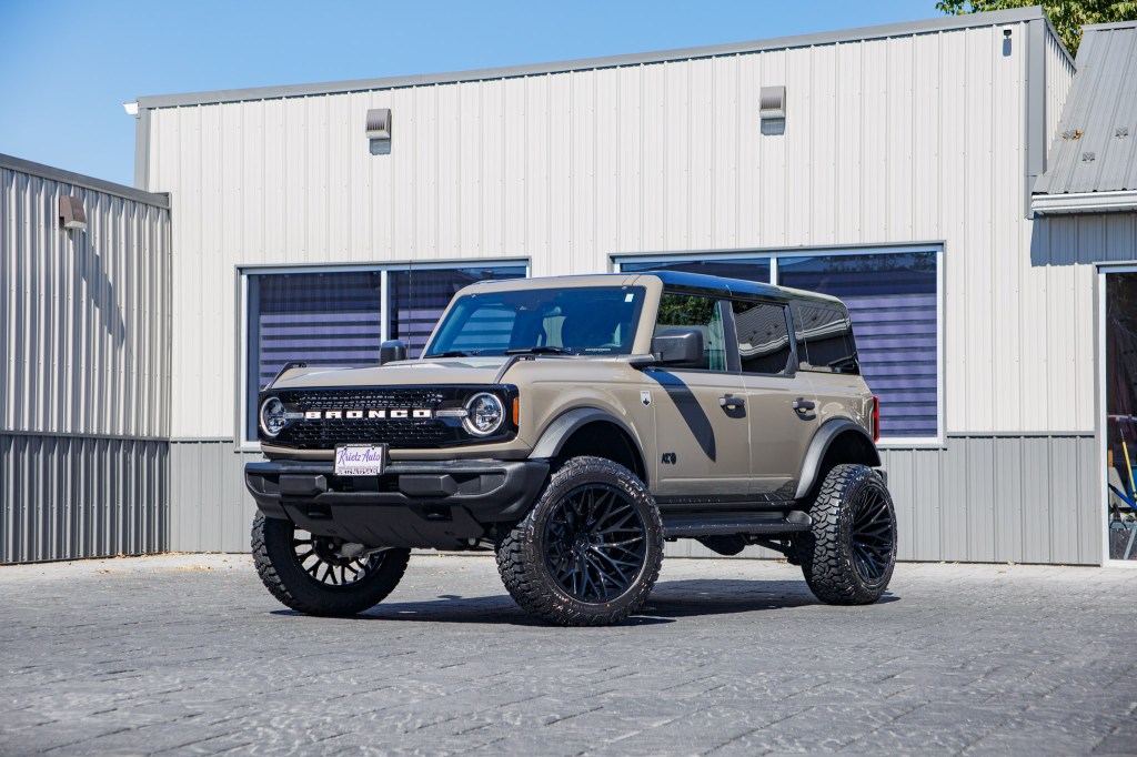 2025 Ford Bronco - Krietz Customs gallery image 01 - Stock # SLB84698